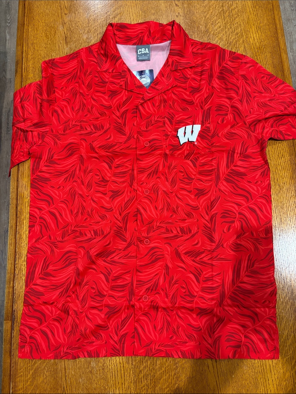 CSA Men’s Wisconsin Badgers Red Short-Sleeve Button down shirt